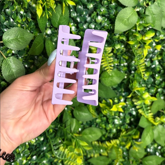 Handmade Custom Claw Clips - Picture 4 of 5